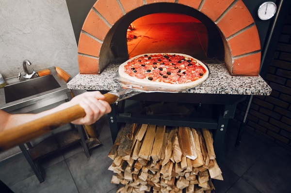 temperature cuisson pizza dans un four à bois